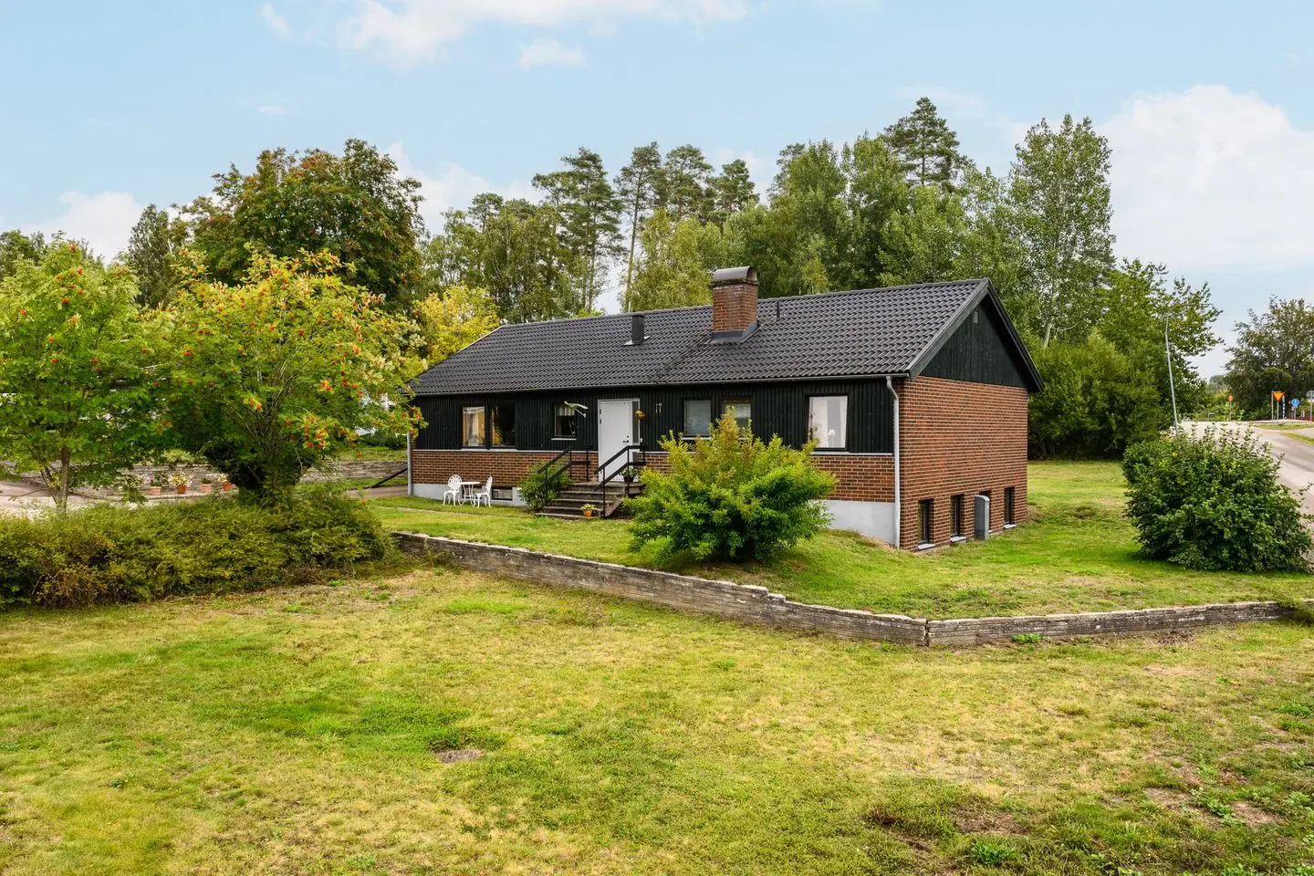 Image 1 of 32 of Rullstensvägen 17
