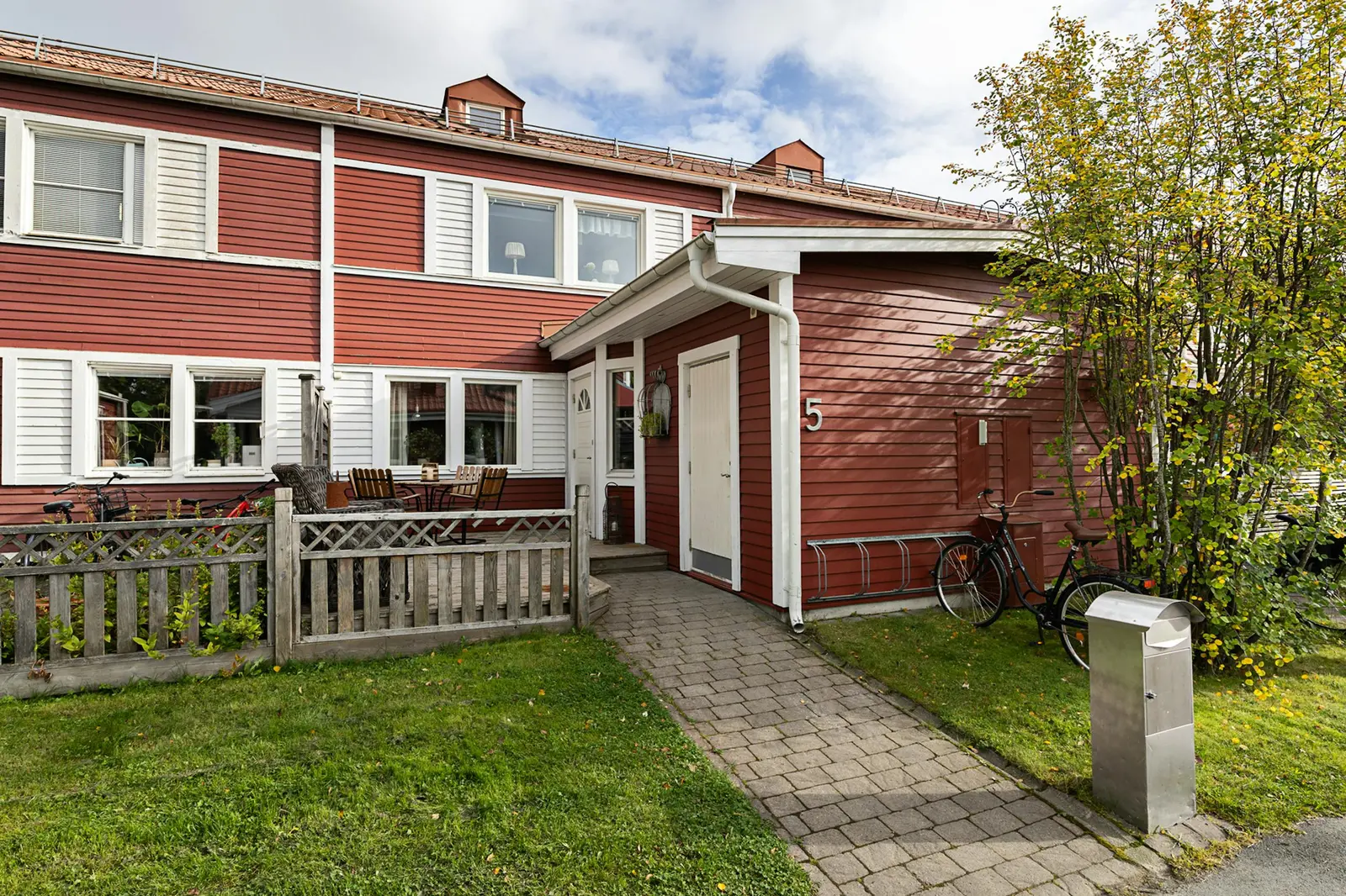 Bild 1 av 40 på Mollstråket 5