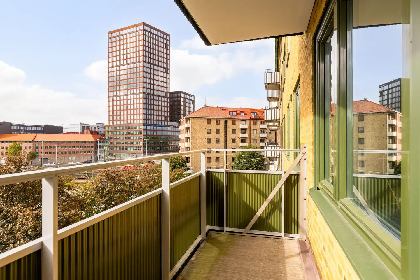 Apartment, Lagerströmsplatsen 4, Göteborg. Photo 1 of 27