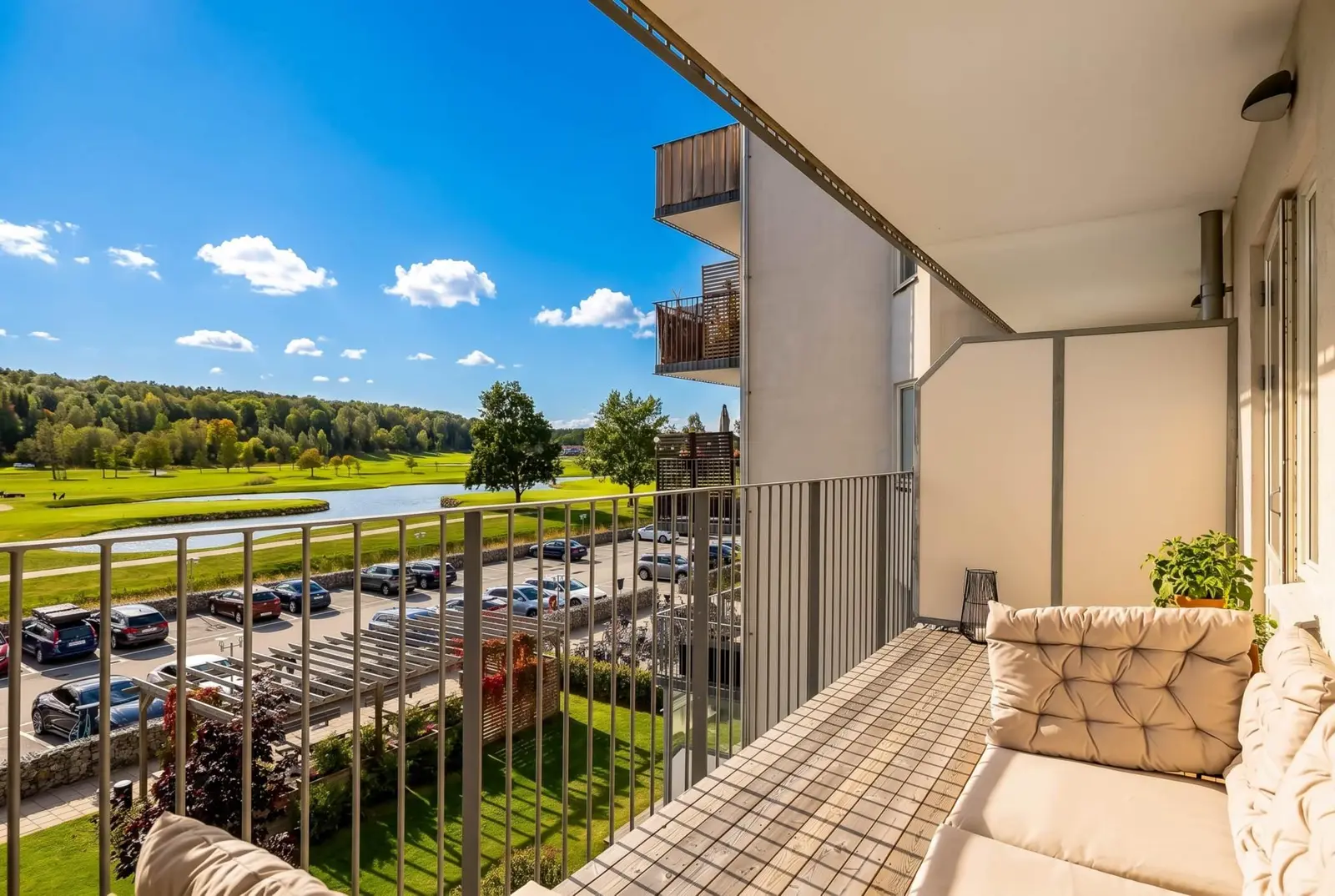Apartment, Karlsdalsallén 61, Sörbyängen, Örebro. Photo 1 of 33