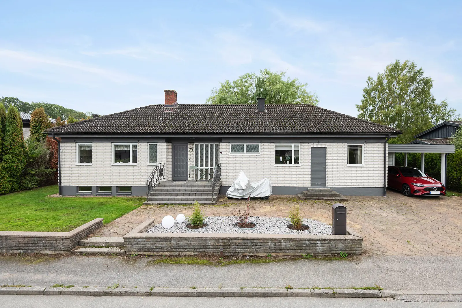 Bild 1 av 26 på Sjötorpsvägen 25