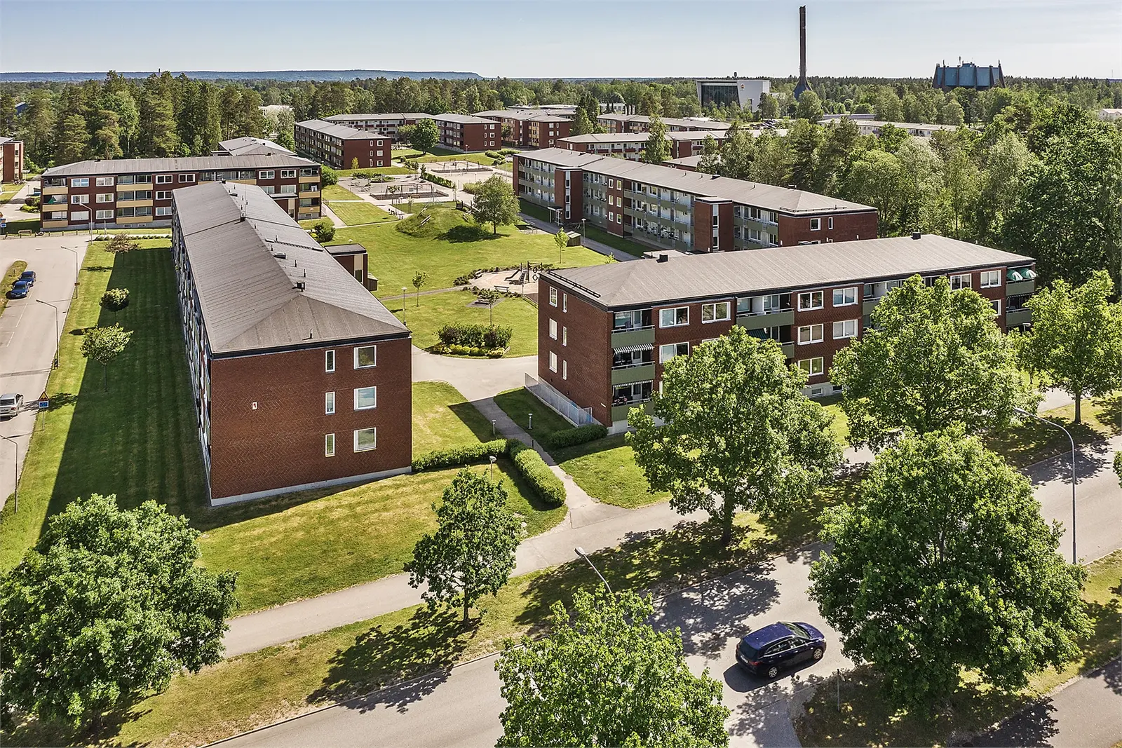Image 1 of 19 of Bergkullevägen 301