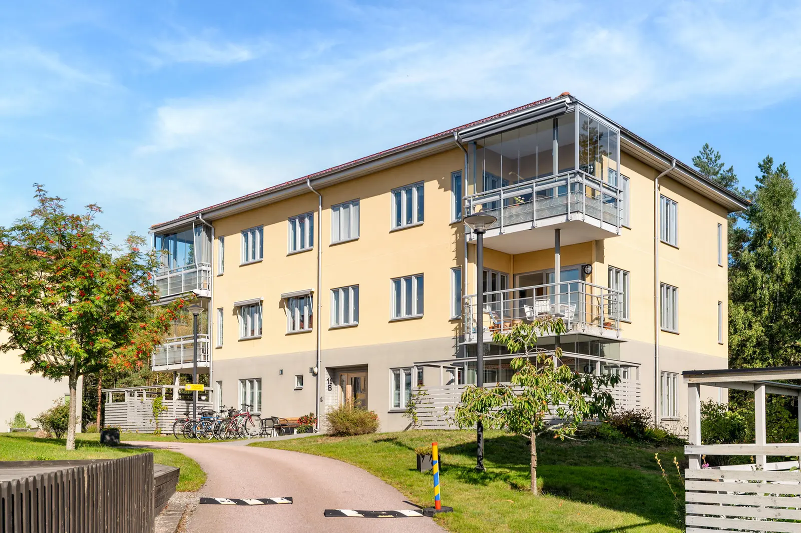 Lägenhet, Rönnvägen, Södertälje. Bild 1 av 20