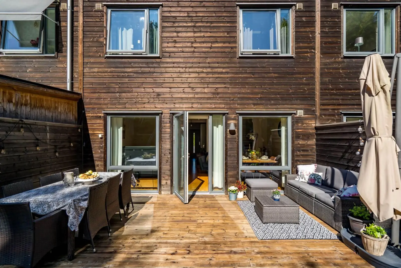 Bild 1 av 40 på Lakevägen 32G