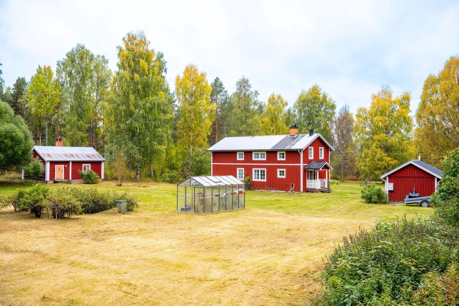 Villa, Pålgård 428, 430 & 434, Ragunda. Bild 1 av 20