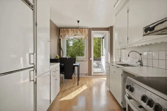 Apartment, Radarvägen 13, Täby. Photo 1 of 24