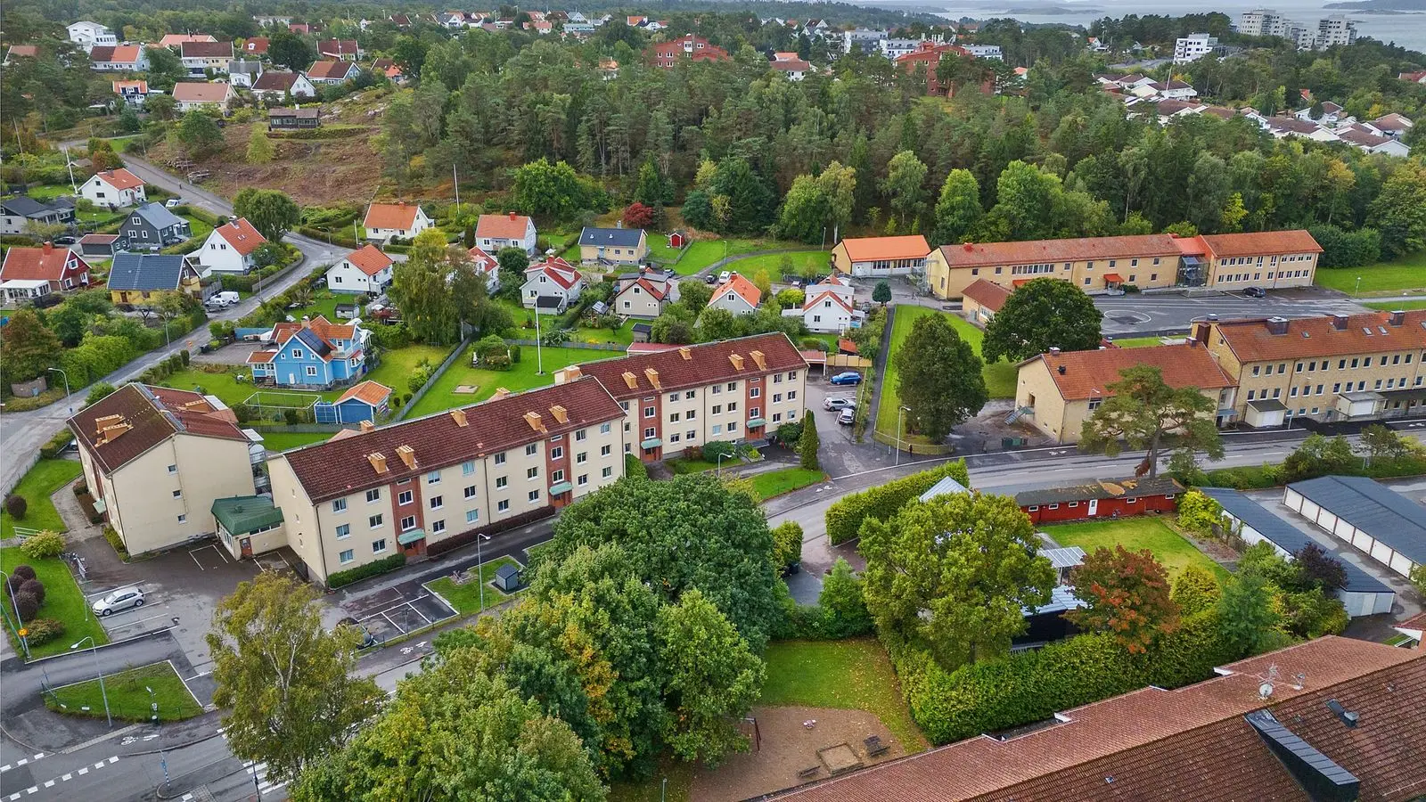 Lägenhet, Doterödsvägen 4, Stenungsund. Bild 1 av 28