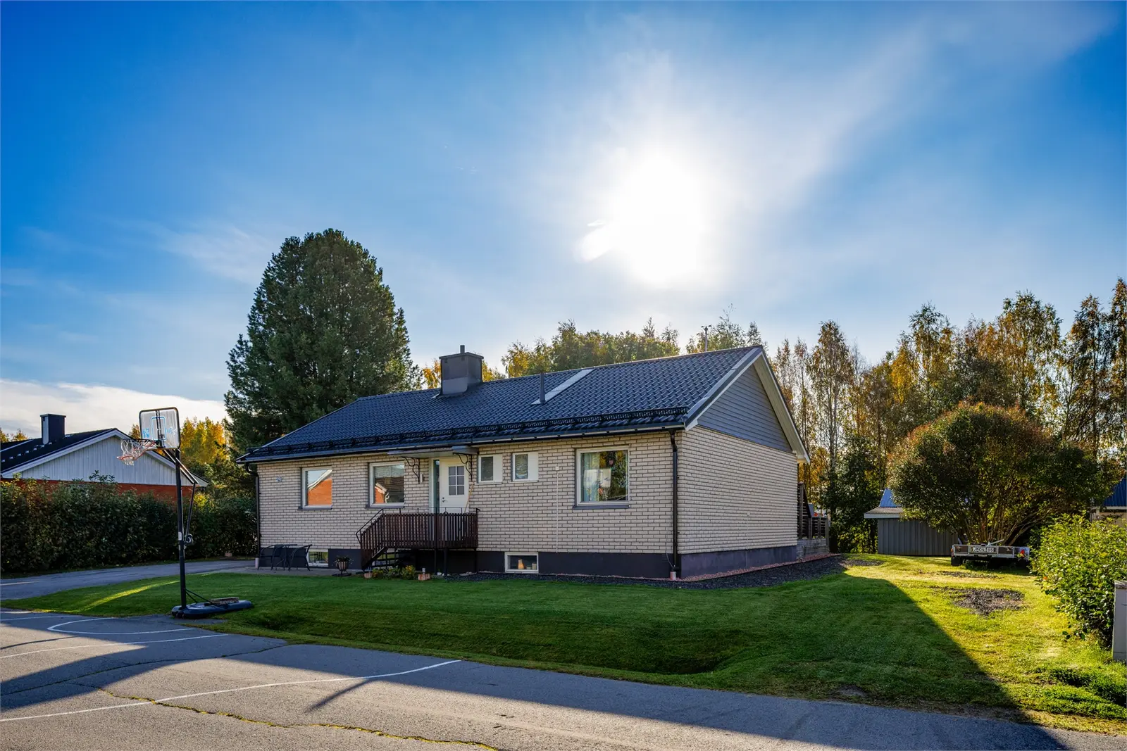 Bild 1 av 37 på Humlevägen 27