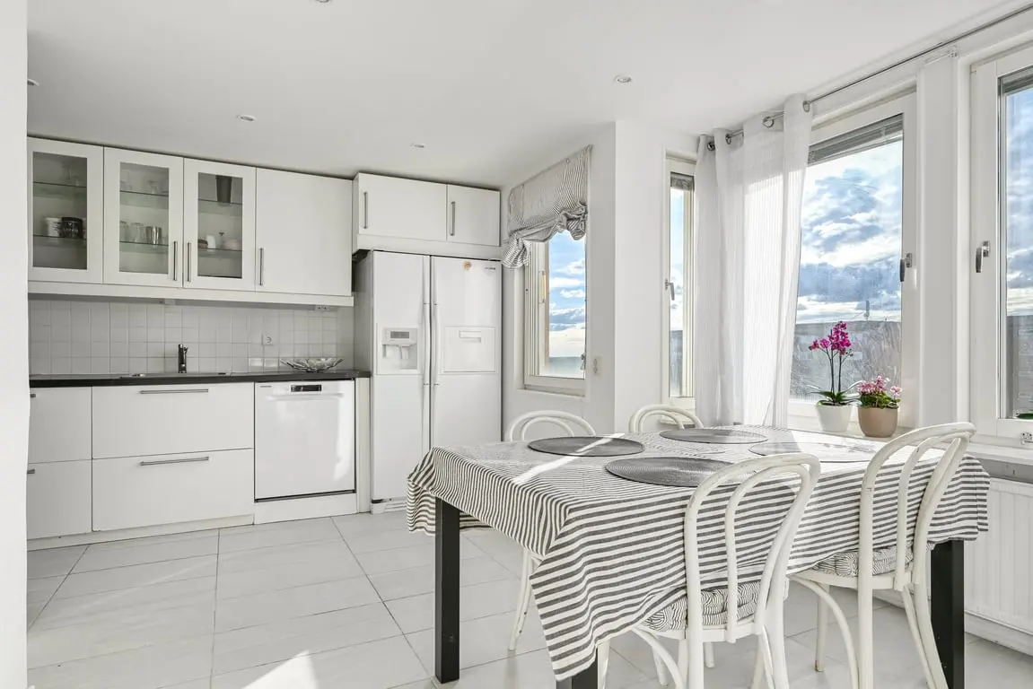 Apartment, Granövägen 58, Södertälje. Photo 1 of 23