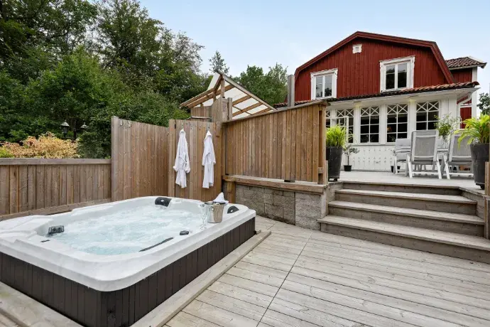 Bild 1 av 29 på Rosenvägen