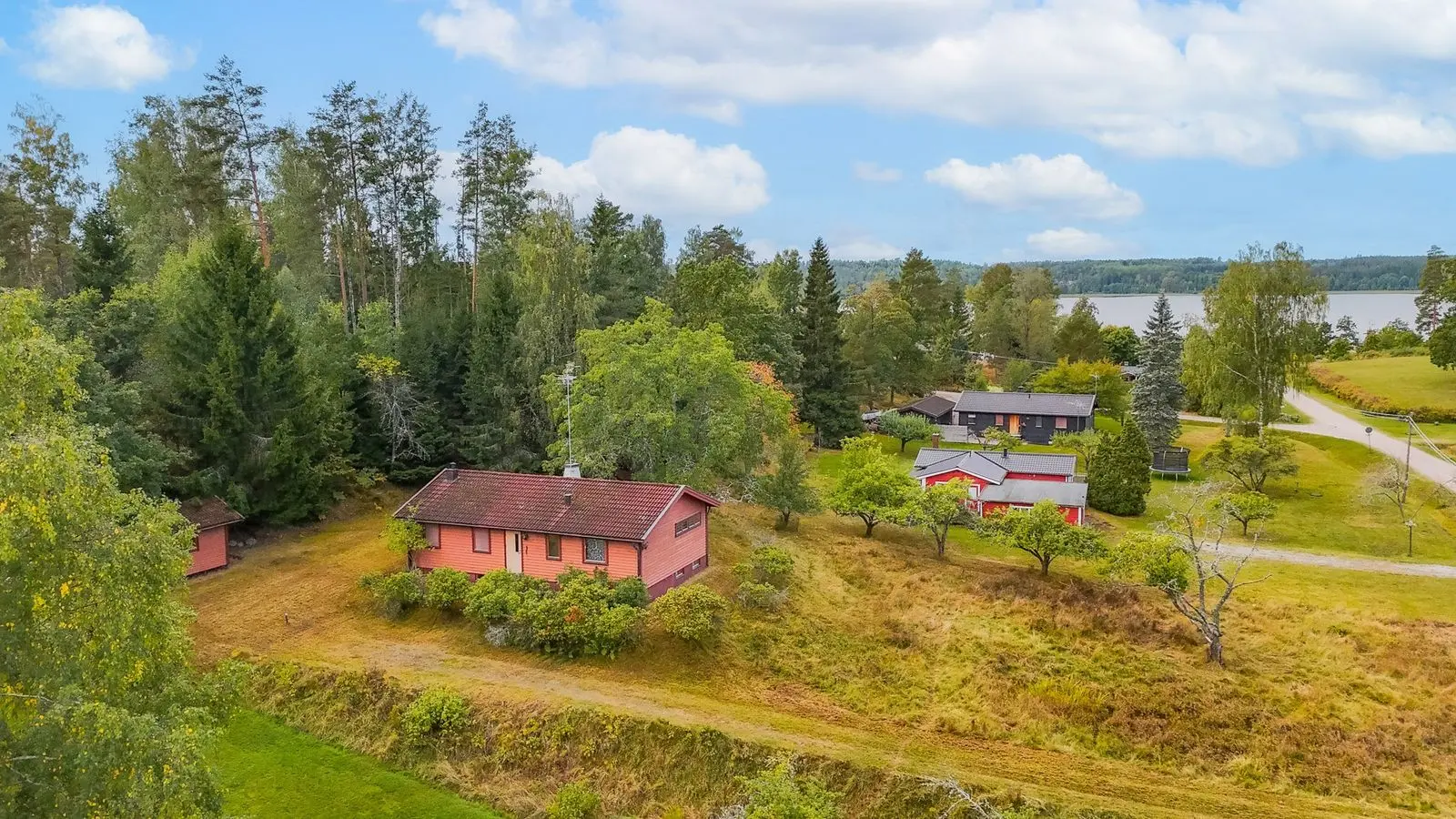 Image 1 of 43 of Staviksvägen 13