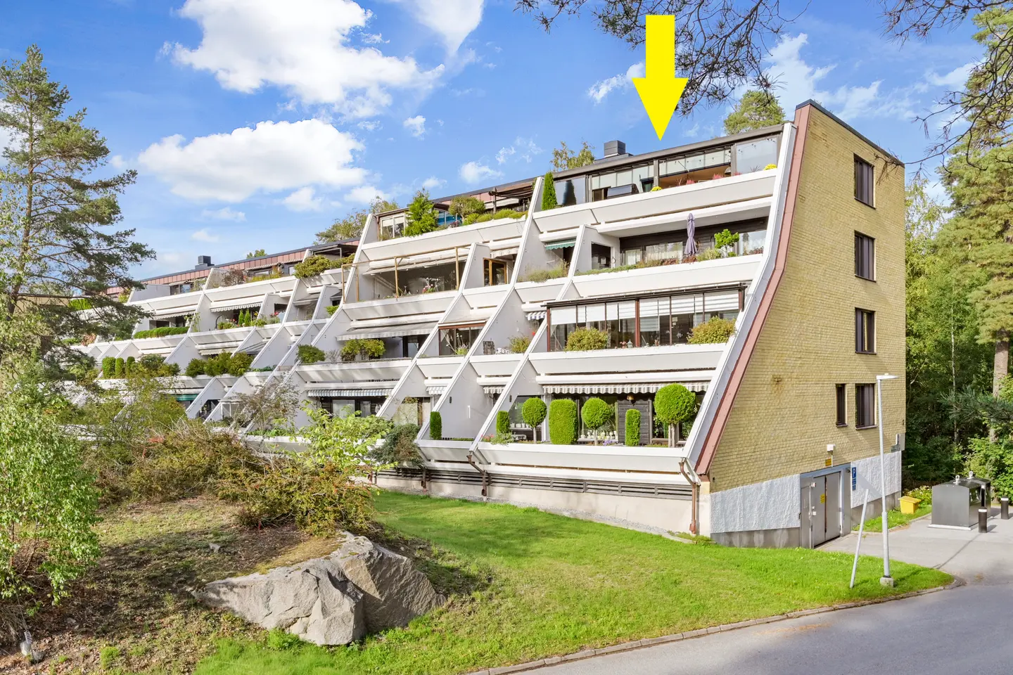 Lägenhet, Hasselbacken 28, Upplands Väsby. Bild 1 av 31