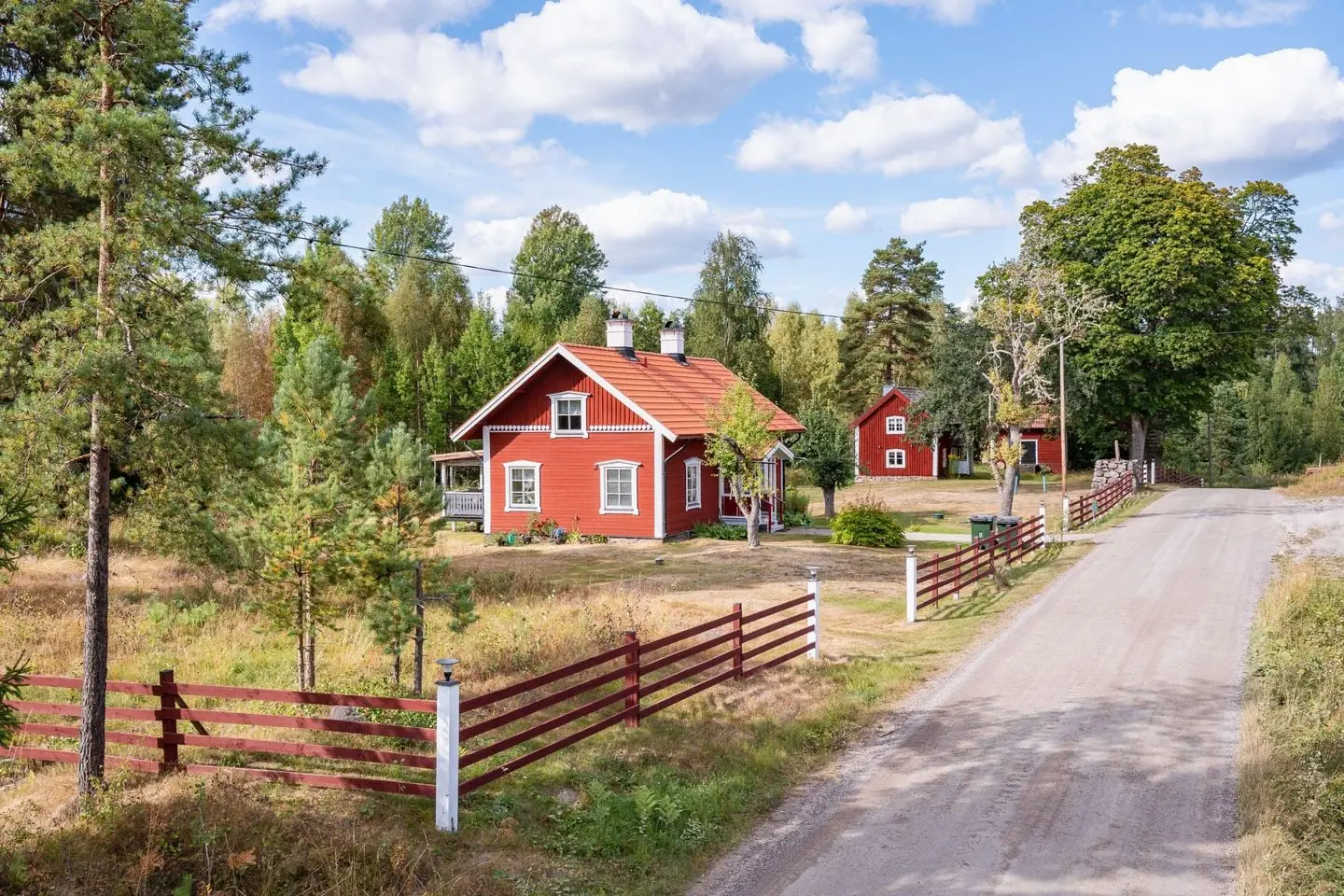 Gård, Sörskatevägen 152, Finspång. Bild 1 av 59