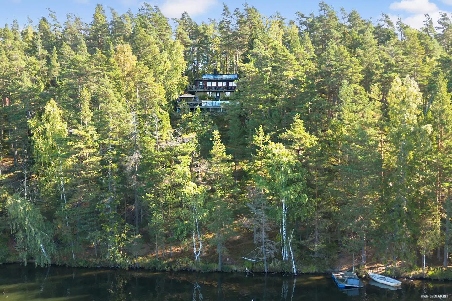 Villa, Skogssjövägen 26, Botkyrka. Bild 1 av 24