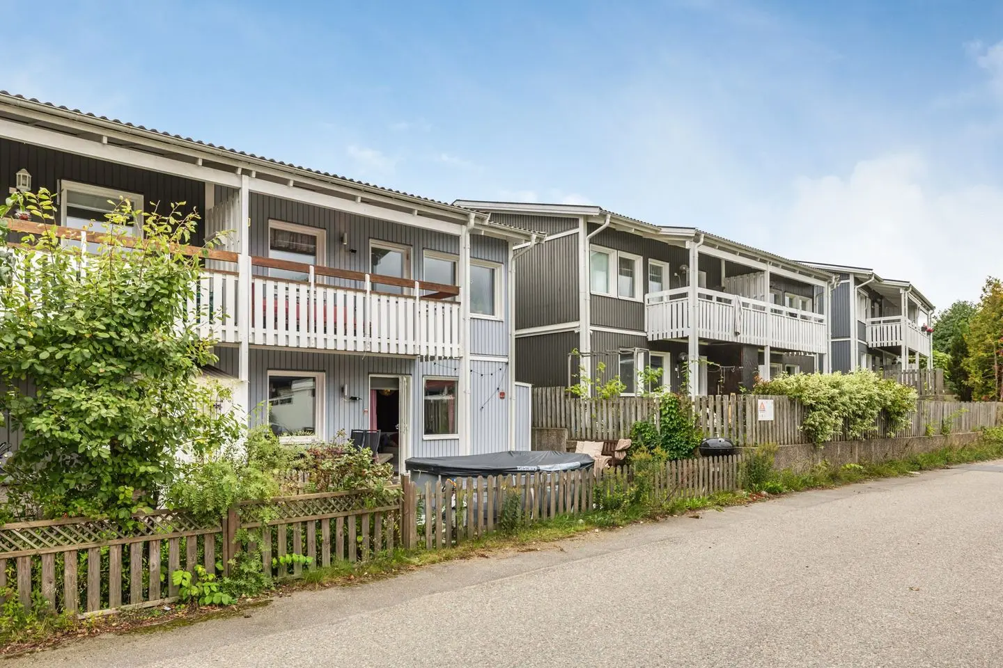 House, Lövdungevägen 8, Huddinge. Photo 1 of 56