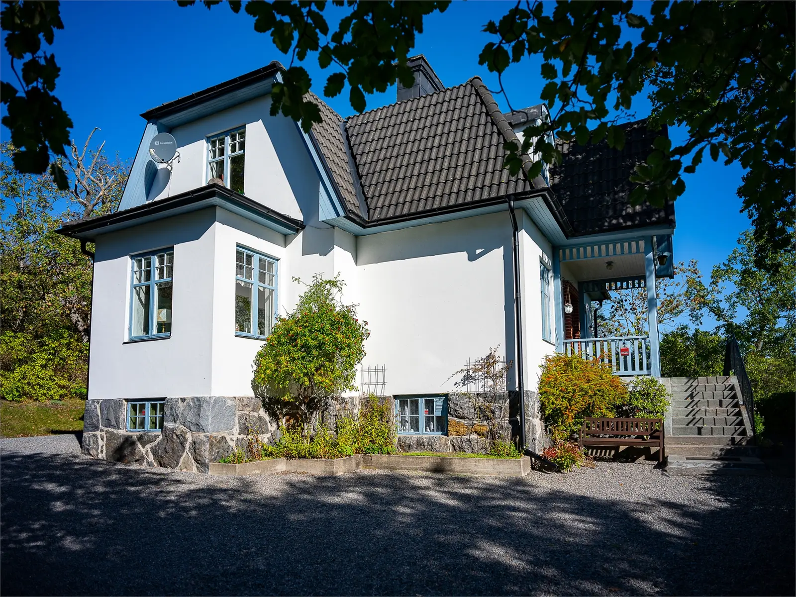 Bild 1 av 33 på Fjällvägen 6