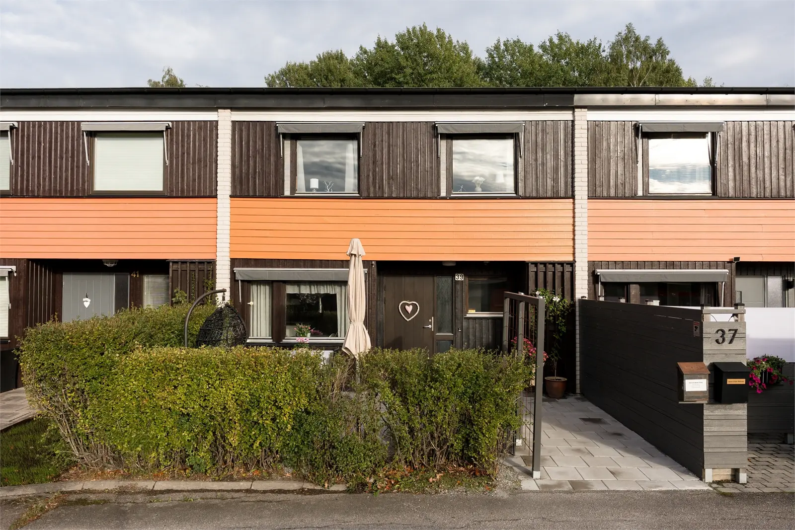 Bild 1 av 40 på RÅBOCKSVÄGEN 39