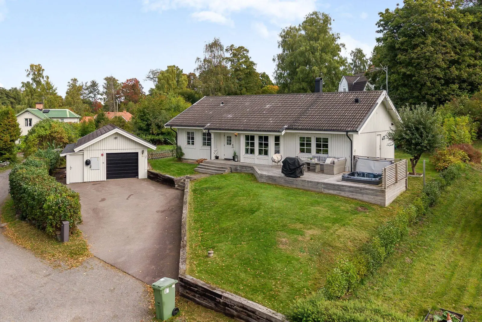 Villa, Timmervägen 24, Skogstorp. Bild 1 av 40