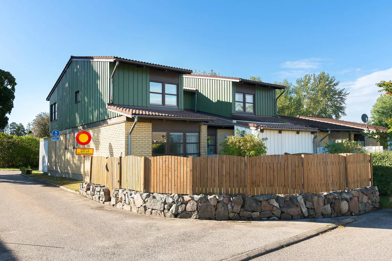 Par-/radhus, Kragstalundsvägen 84, Vallentuna. Bild 1 av 25