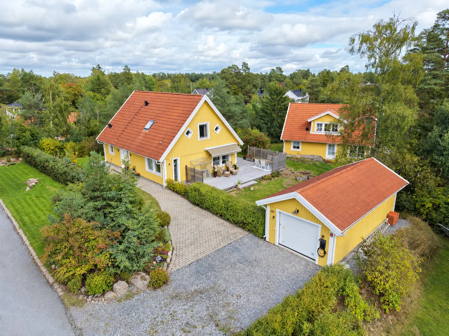 Bild 1 av 20 på Gläntastigen 151
