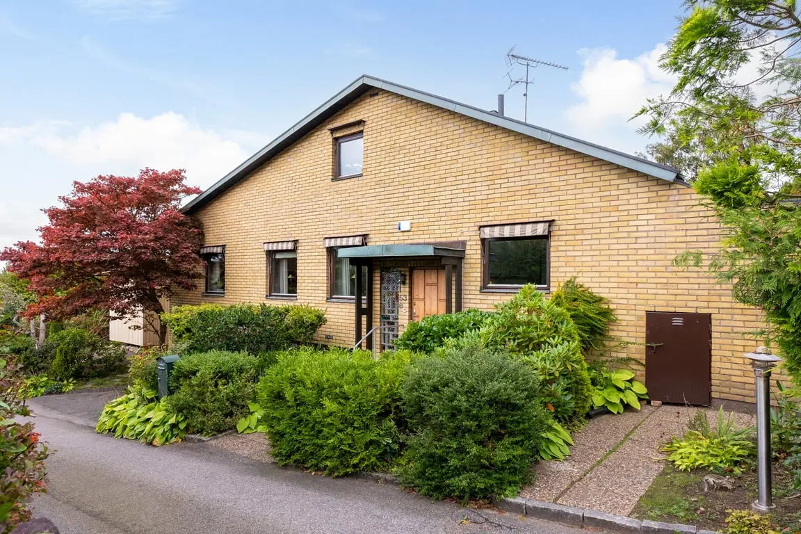Bild 1 av 37 på Gamla Särövägen 53B
