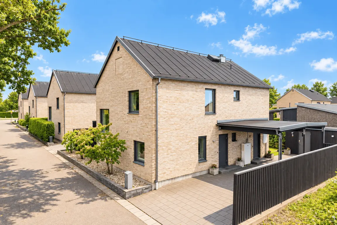 Bild 1 av 38 på Lejonsvansgatan 6