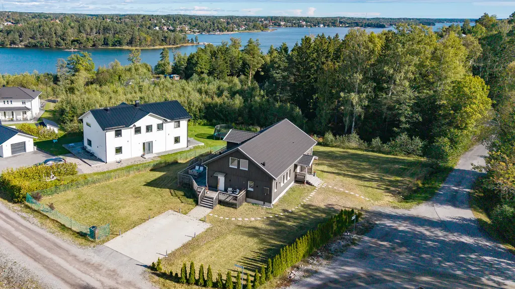Image 1 of 17 of Sjömansvägen 2