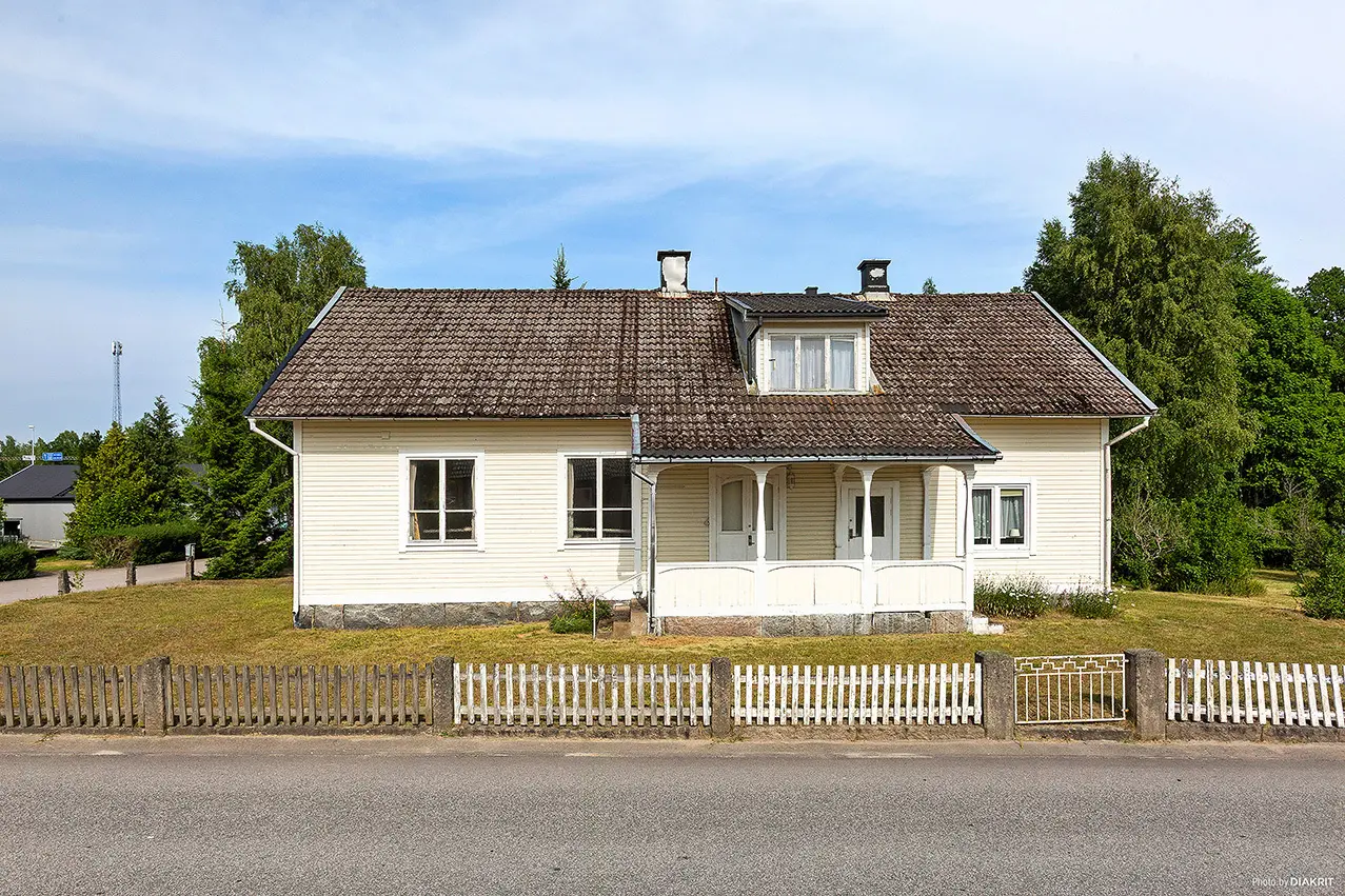 Image 1 of 26 of Södra vägen 13
