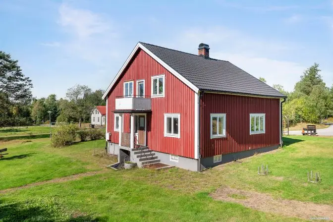 Image 1 of 20 of Sunnerborgsvägen 3 Och 5