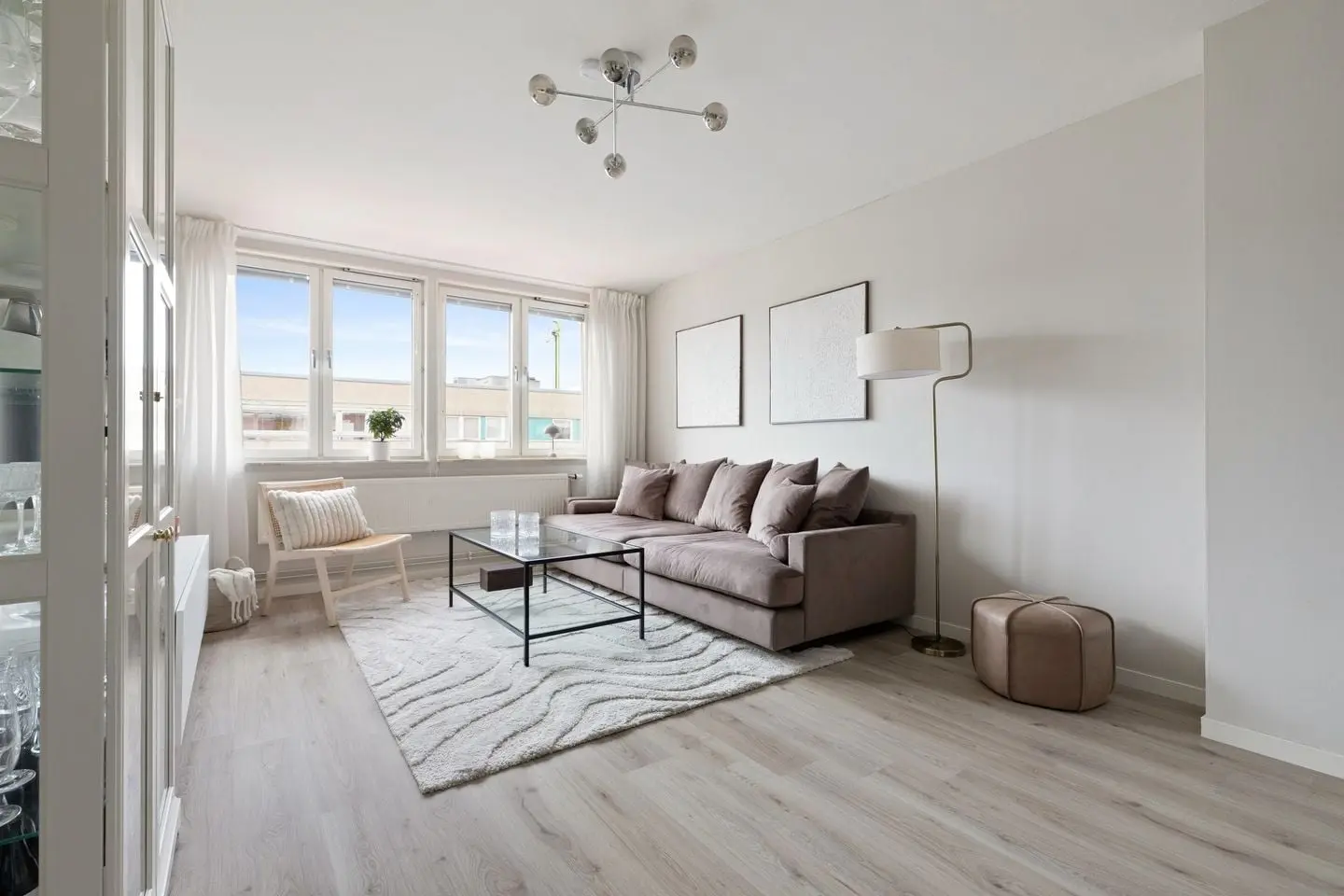 Lägenhet, Lötsjövägen, Sundbyberg. Bild 1 av 23