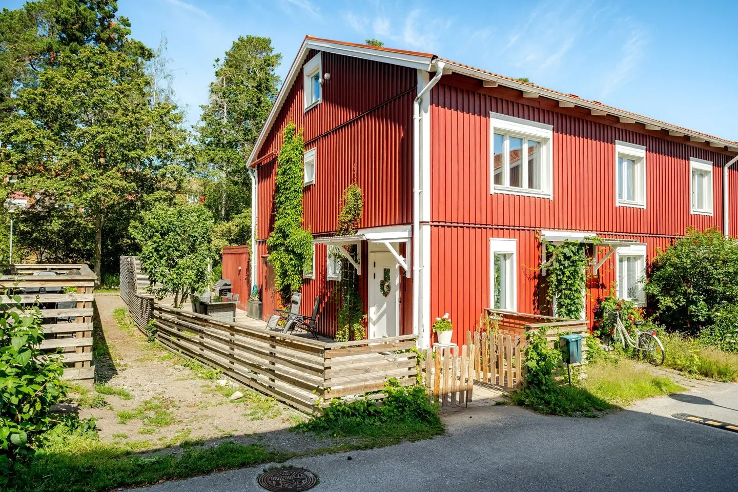 Bild 1 av 30 på Strömstarevägen 72