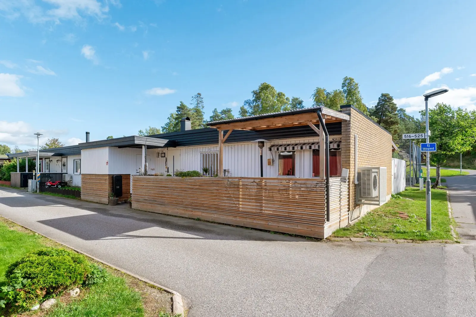 Par-/radhus, Stora Hundens gata 520, Haninge. Bild 1 av 22