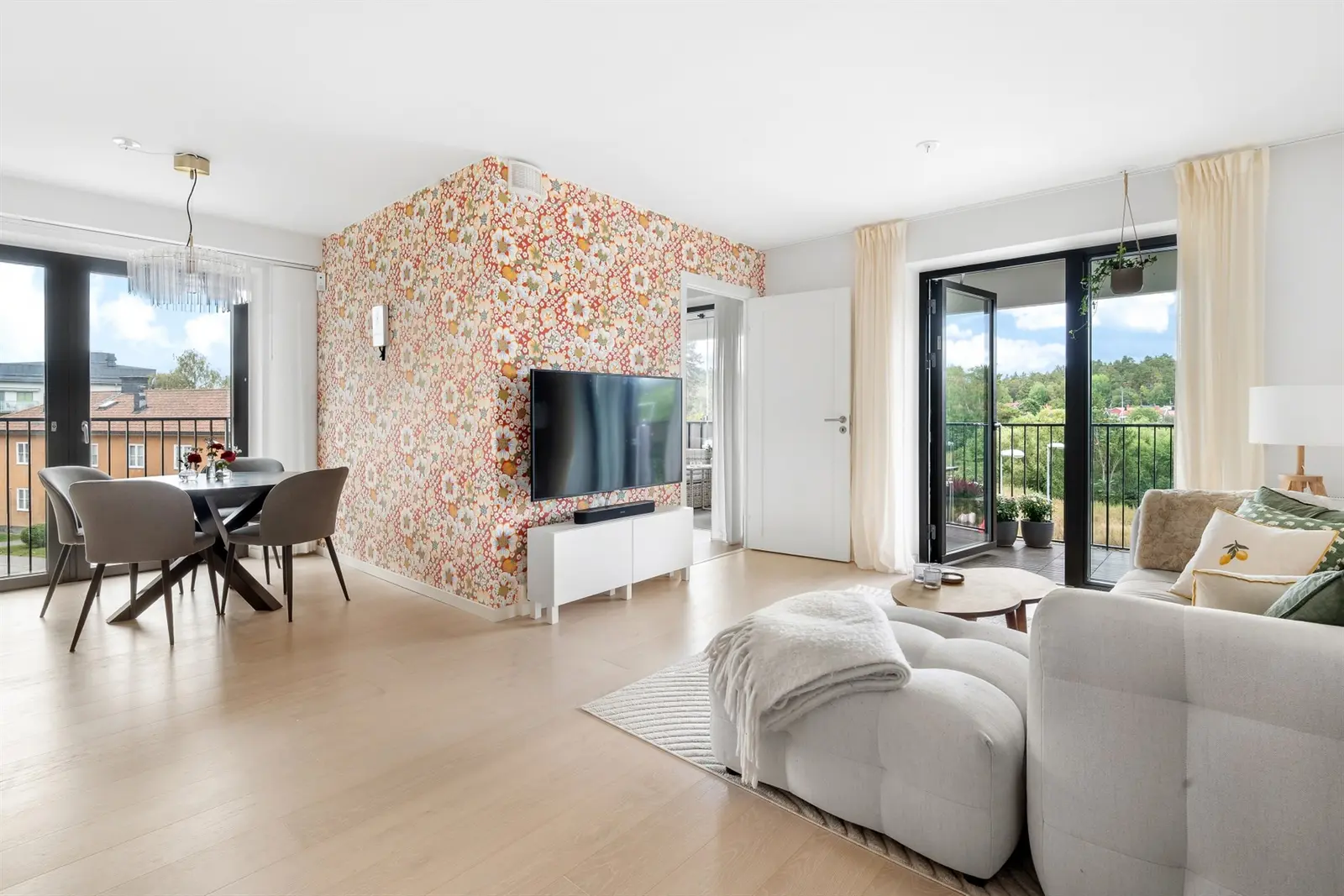 Apartment, Beckomberga Skogsväg 6, Bromma. Photo 1 of 40