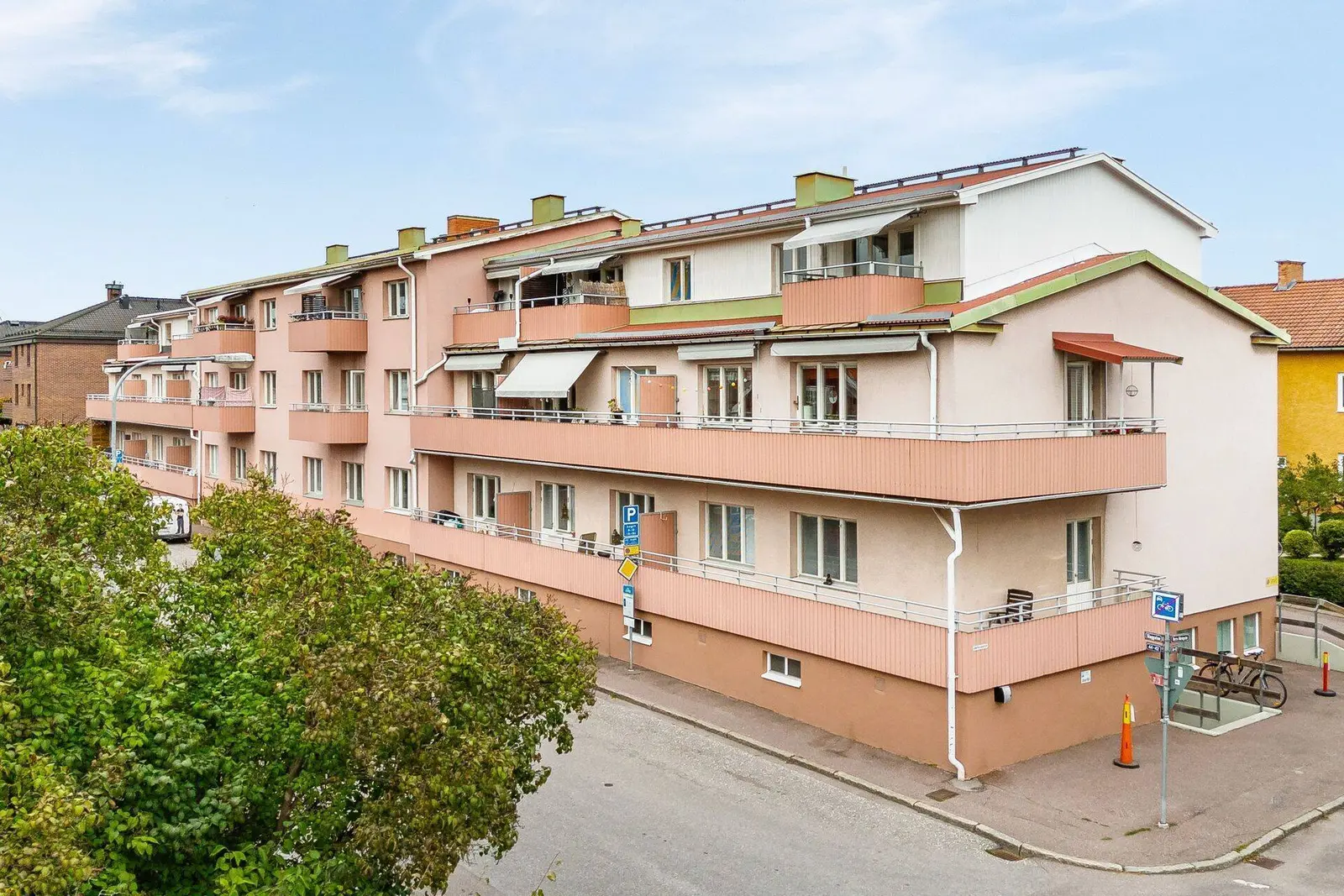 Bild 1 av 38 på Slaggatan 42B