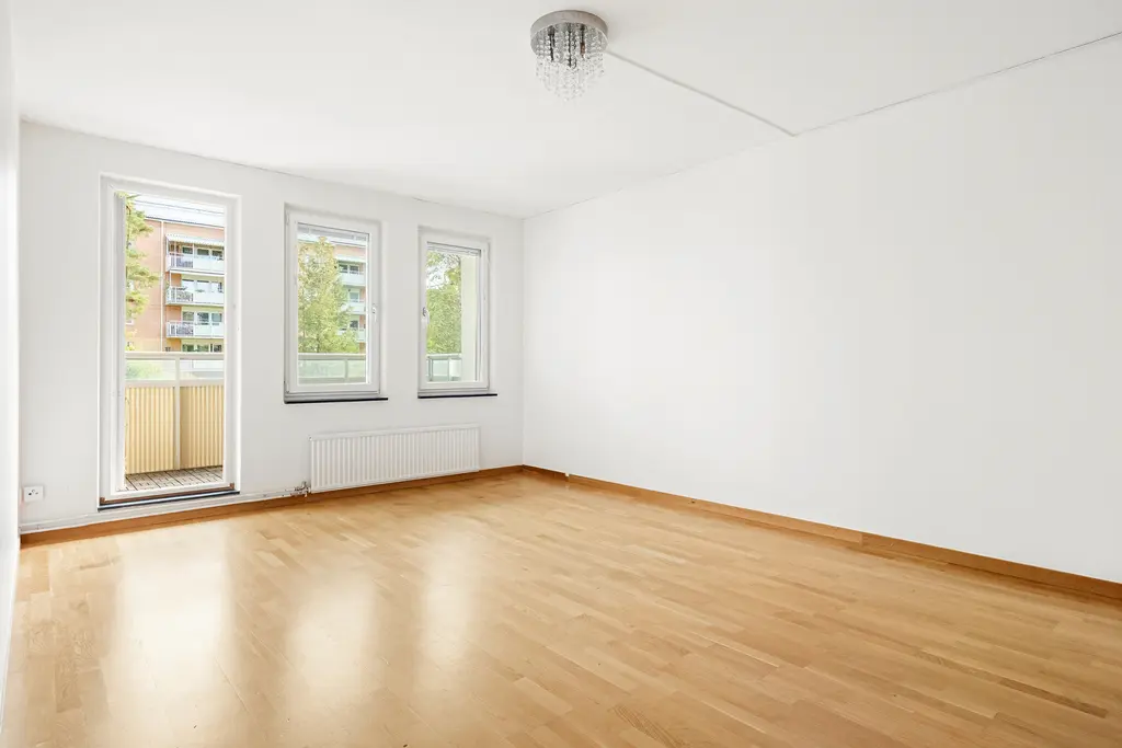 Apartment, Skarpövägen 11, Stockholm. Photo 1 of 40