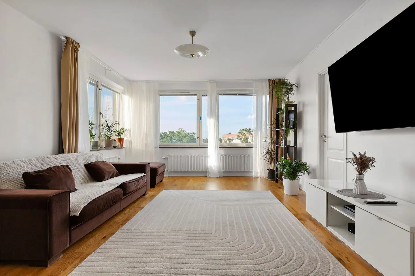 Apartment, Storvretsvägen 92, Huddinge. Photo 1 of 27