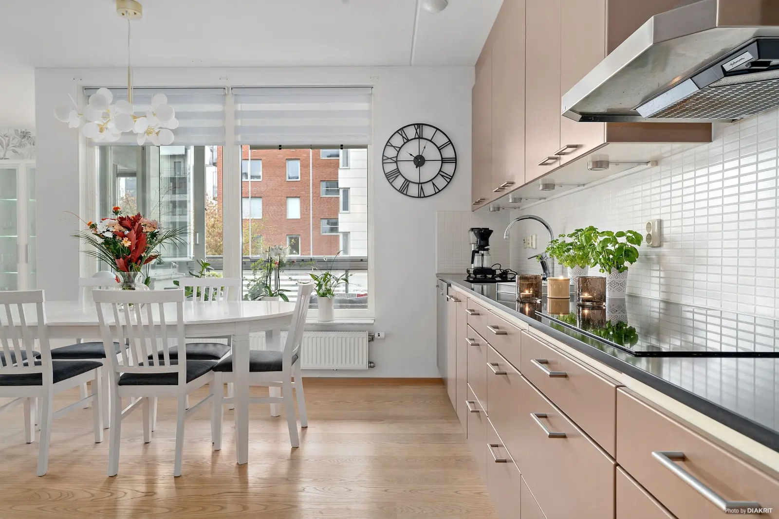 Lägenhet, Norra Skeppspromenaden 17, Göteborg. Bild 1 av 25