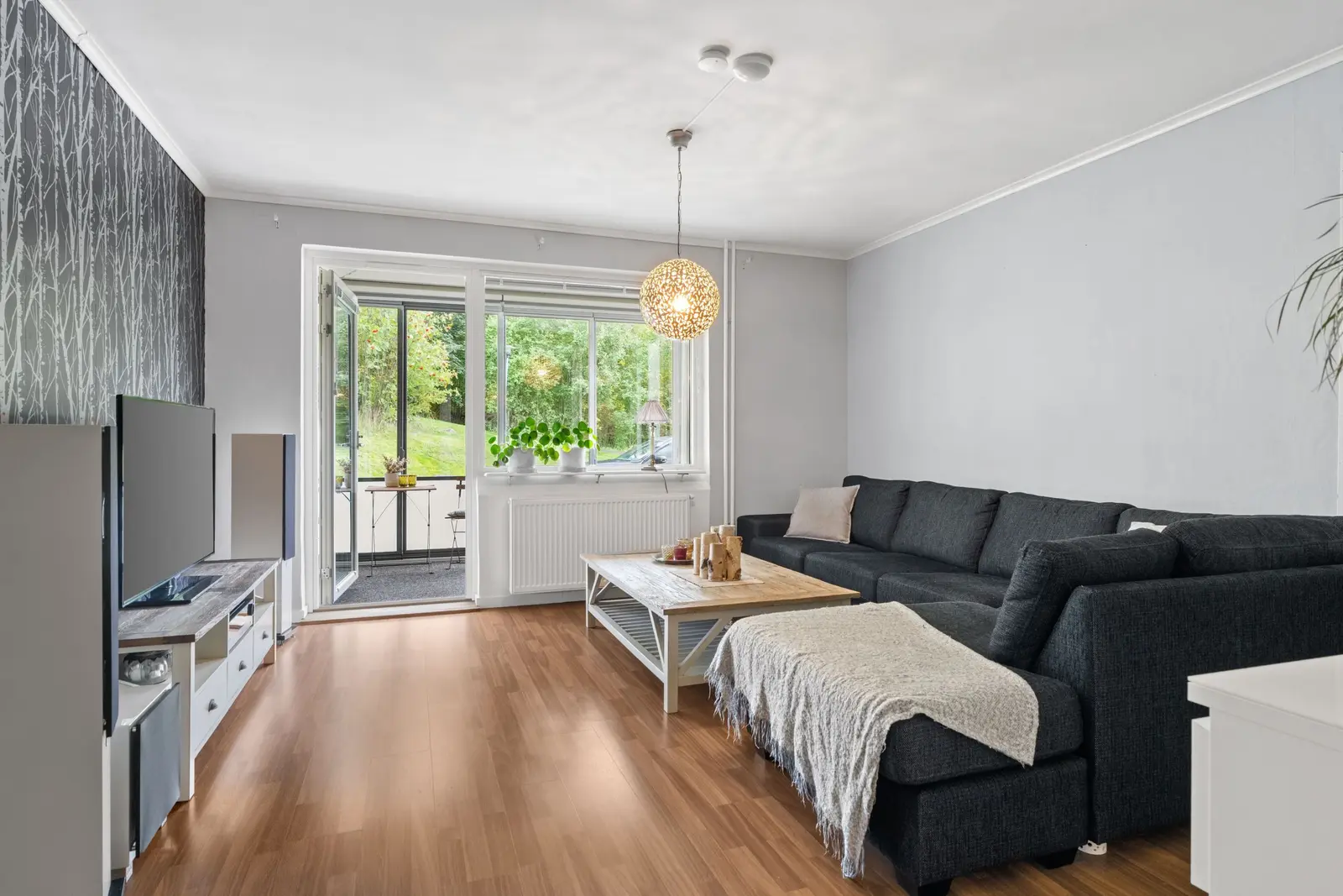 Bild 1 av 26 på Korstavägen 8B