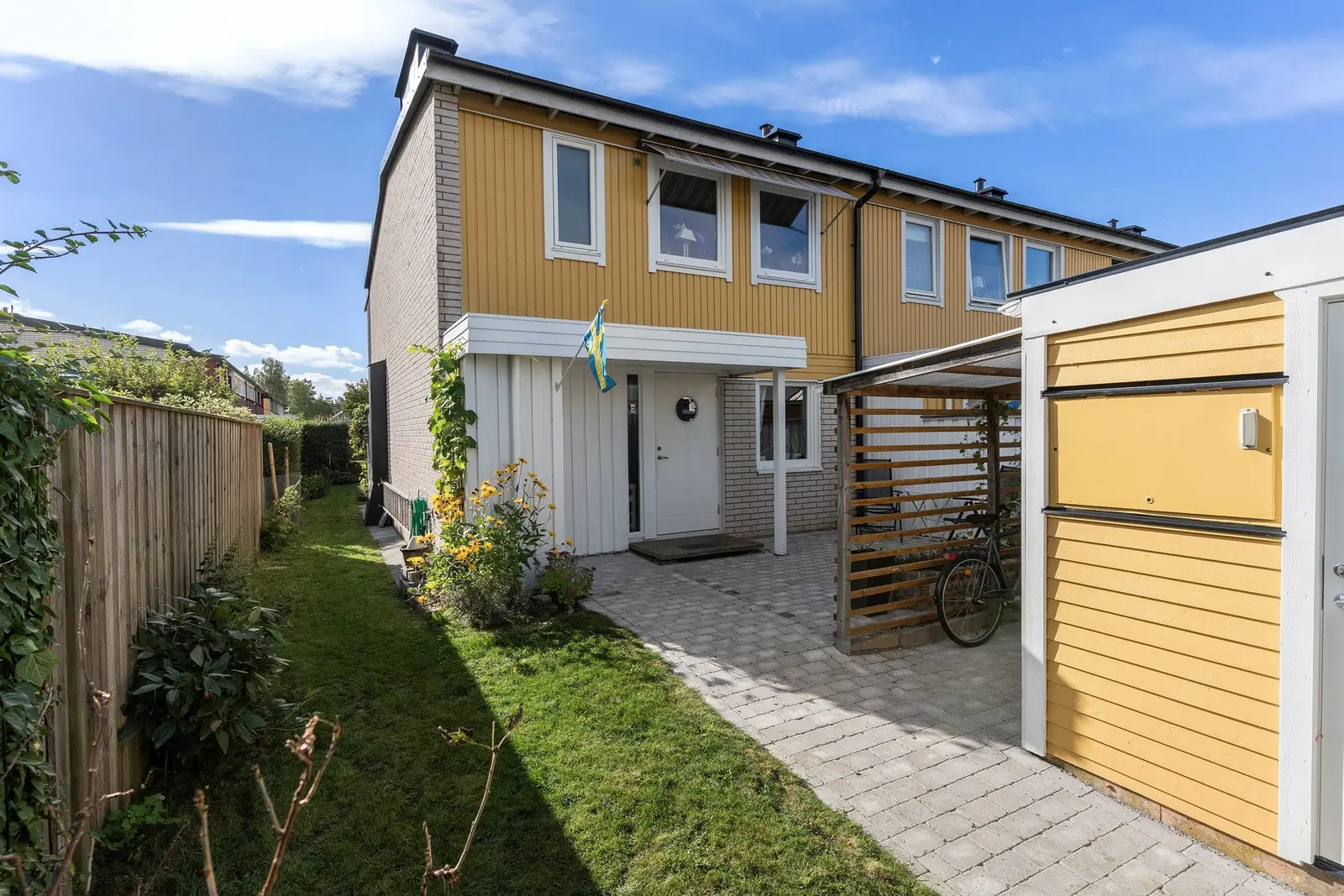 Villa, Liljevägen 41, Vänersborg. Bild 1 av 30
