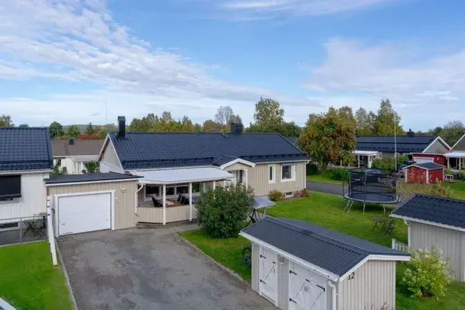 Image 1 of 20 of Björnvägen 12