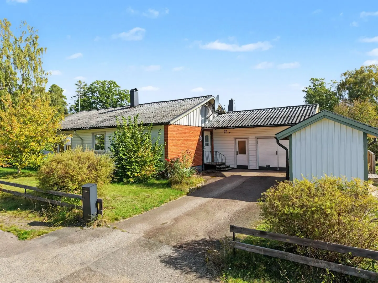 Bild 1 av 15 på Enevägen 21