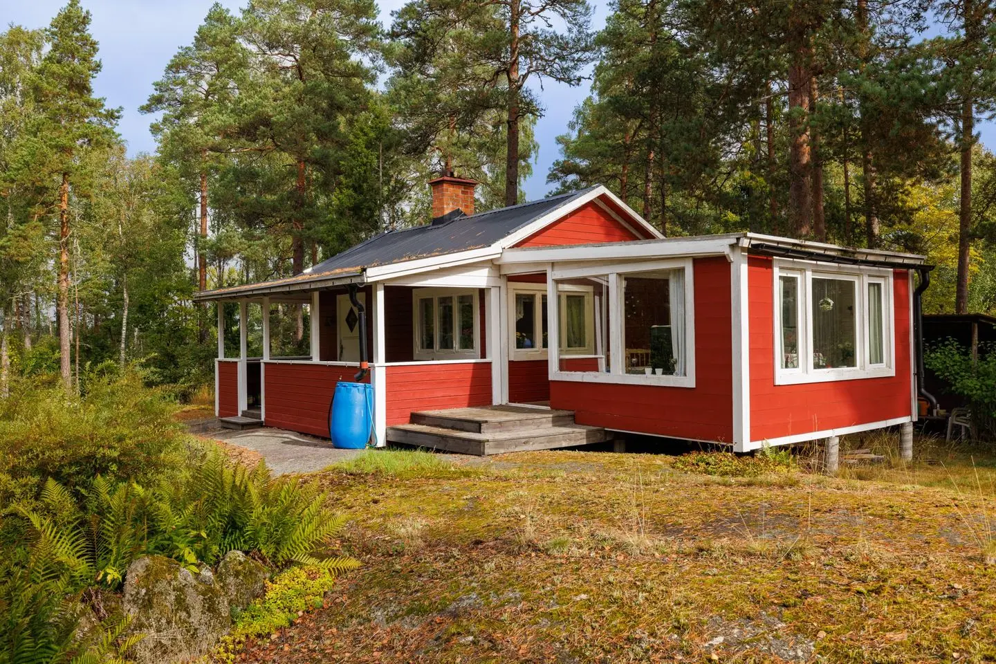 Image 1 of 17 of Förlunda 834