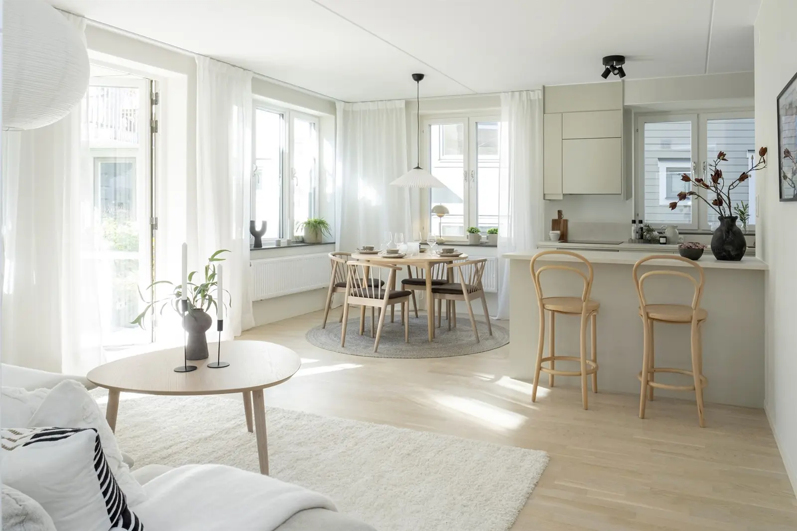 Lägenhet, Lägerhöjdsgatan 11, Stockholm. Bild 1 av 33
