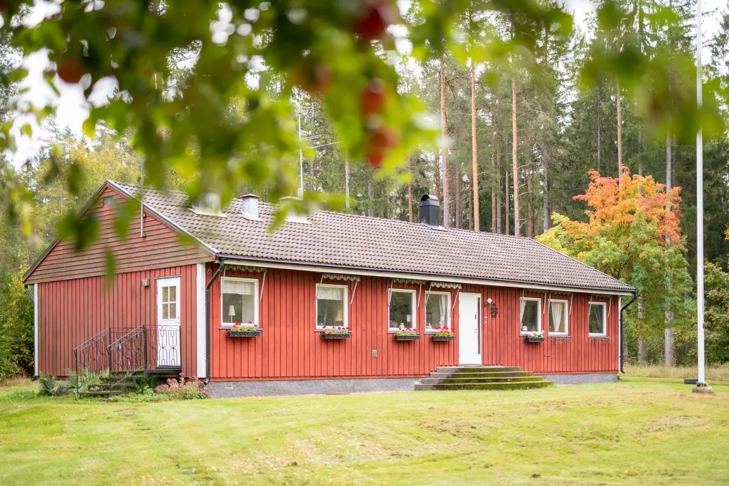 Villa, Vintrosa-Sanna 311, Örebro. Bild 1 av 35