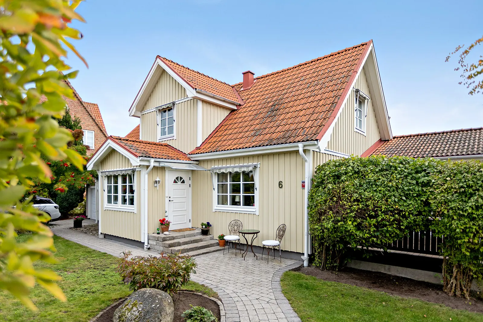 Image 1 of 31 of Överlyckevägen 6