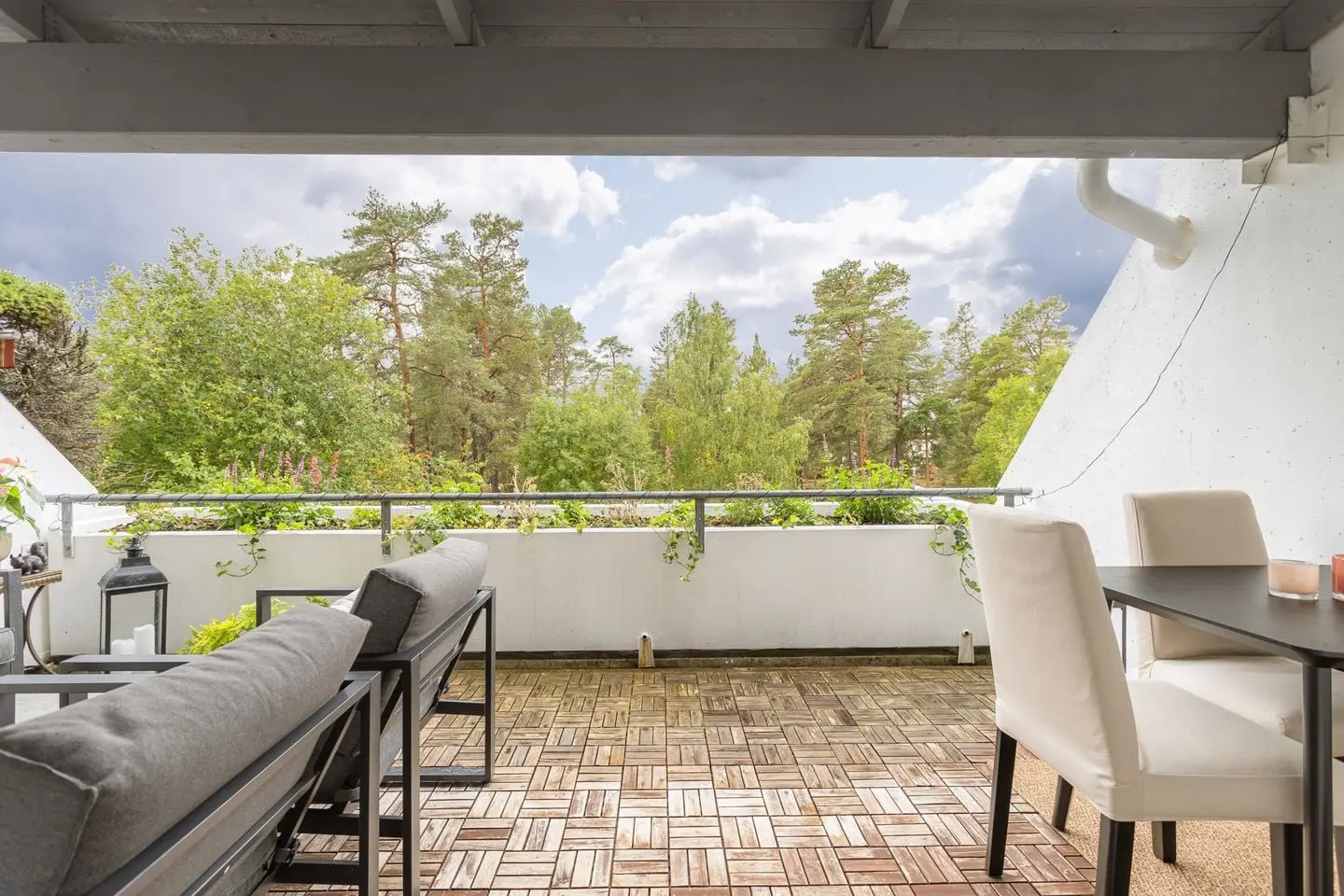 Lägenhet, Sidensvansvägen 26, Sollentuna. Bild 1 av 19