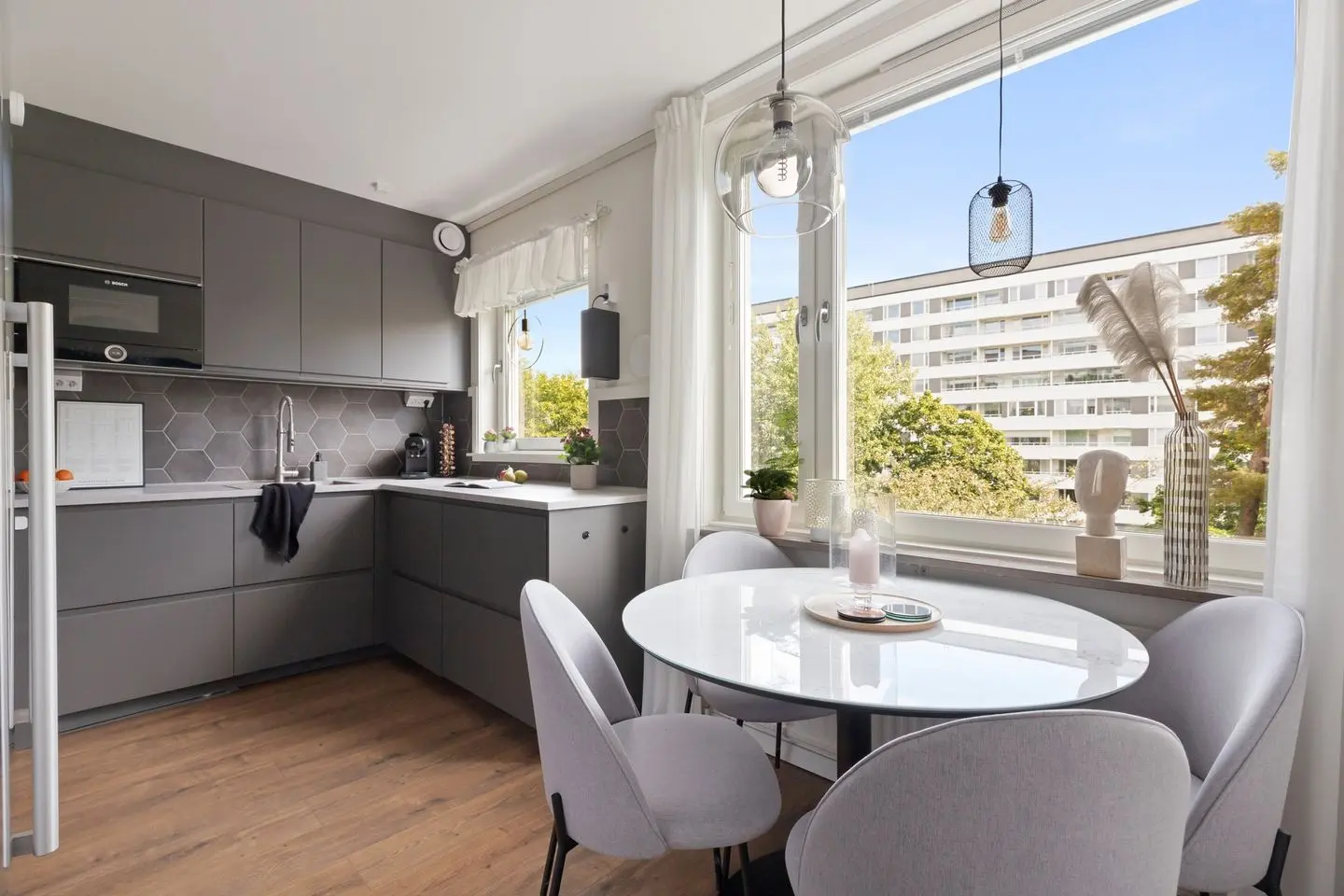 Lägenhet, Infanterigatan, Solna. Bild 1 av 29