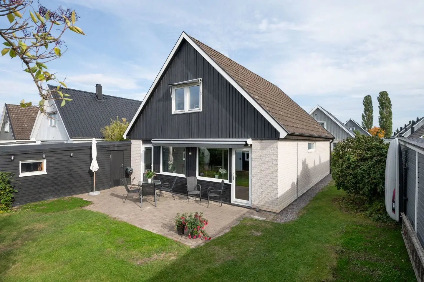 Villa, Kråksångsvägen 22, Linköping. Bild 1 av 30