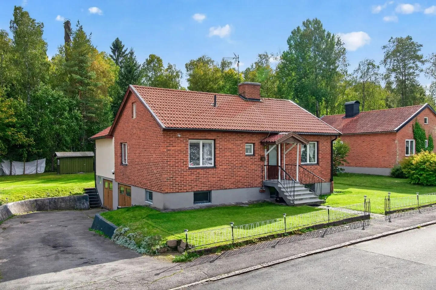 House, Selkroksvägen 17, Karlskoga. Photo 1 of 41