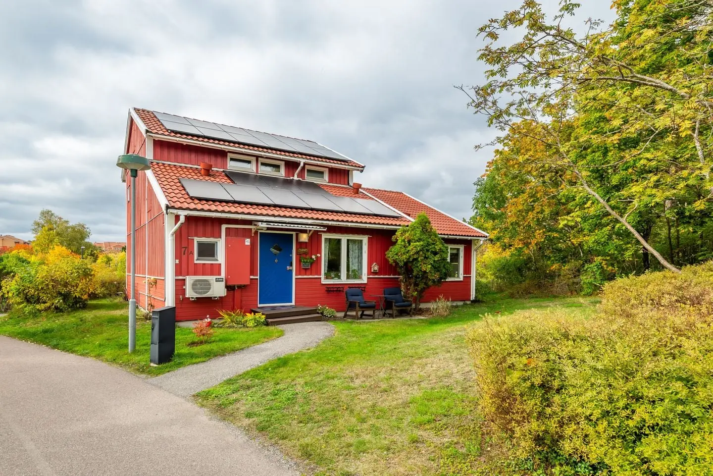 Bild 1 av 28 på Ekbacksvägen 7 A